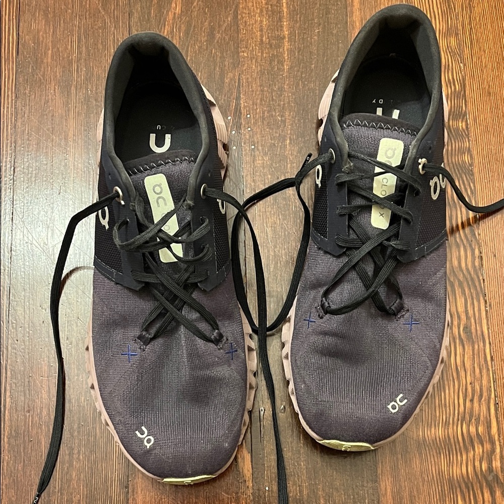 On Running Athletic Shoes